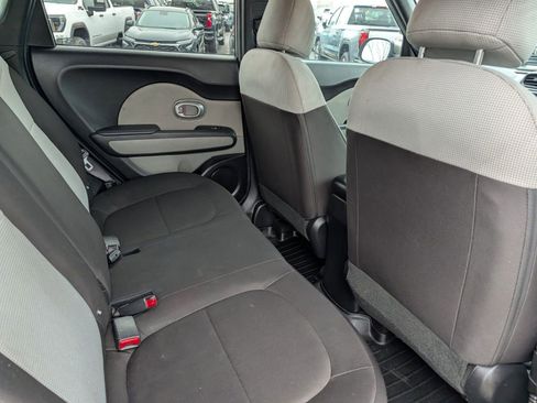 Used 2018 Kia Soul FWD image 18