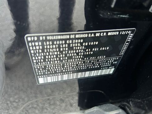 Used 2025 Volkswagen Taos SE image 34