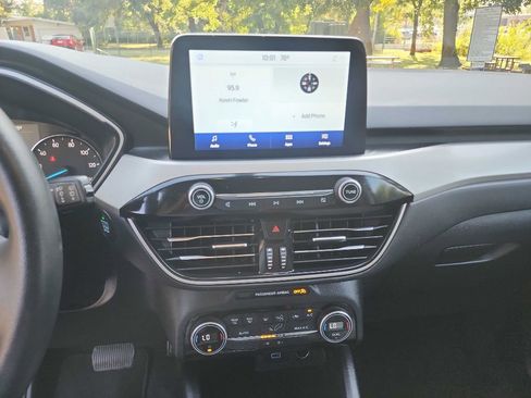 Used 2021 Ford Escape SE image 20