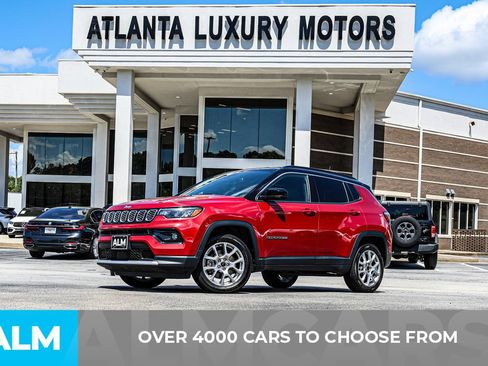 Used 2025 Jeep Compass Limited AWD/4WD image 3