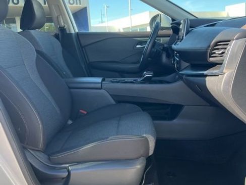 Used 2023 Nissan Rogue SV AWD/4WD image 32