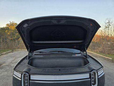 Used 2023 Rivian R1S Adventure image 11