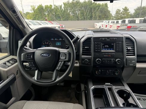 Used 2017 Ford F150 XLT AWD/4WD image 21
