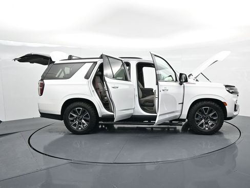 Used 2024 Chevrolet Tahoe Z71 w/ Z71 Off-Road Package AWD/4WD image 16