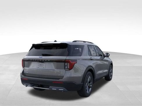 New 2026 Ford Explorer Active w/ Active Comfort Package image 9