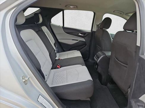 Used 2019 Chevrolet Equinox LT FWD image 18