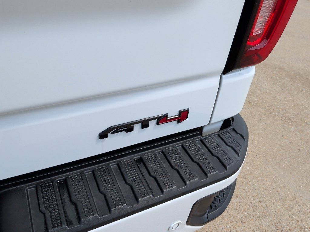 Used 2021 GMC Sierra 1500 AT4 w/ AT4 Premium Package AWD/4WD image 45
