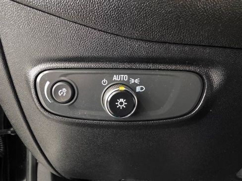 Used 2019 Chevrolet Equinox LS FWD image 14