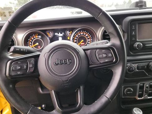 Used 2018 Jeep Wrangler Unlimited Sport S image 11