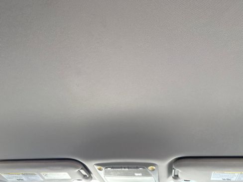 Used 2019 Nissan Pathfinder SL image 13