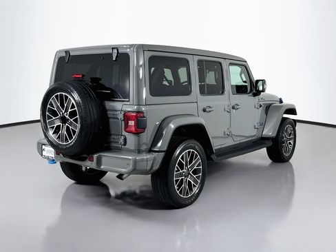 Used 2023 Jeep Wrangler Unlimited Sahara AWD/4WD image 5