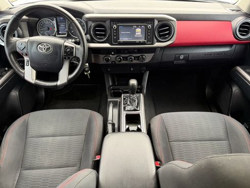 Used 2016 Toyota Tacoma SR5 w/ Towing Package image 17