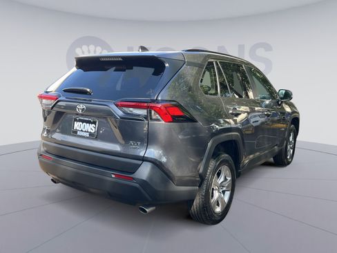 Used 2025 Toyota RAV4 XLE AWD/4WD image 7