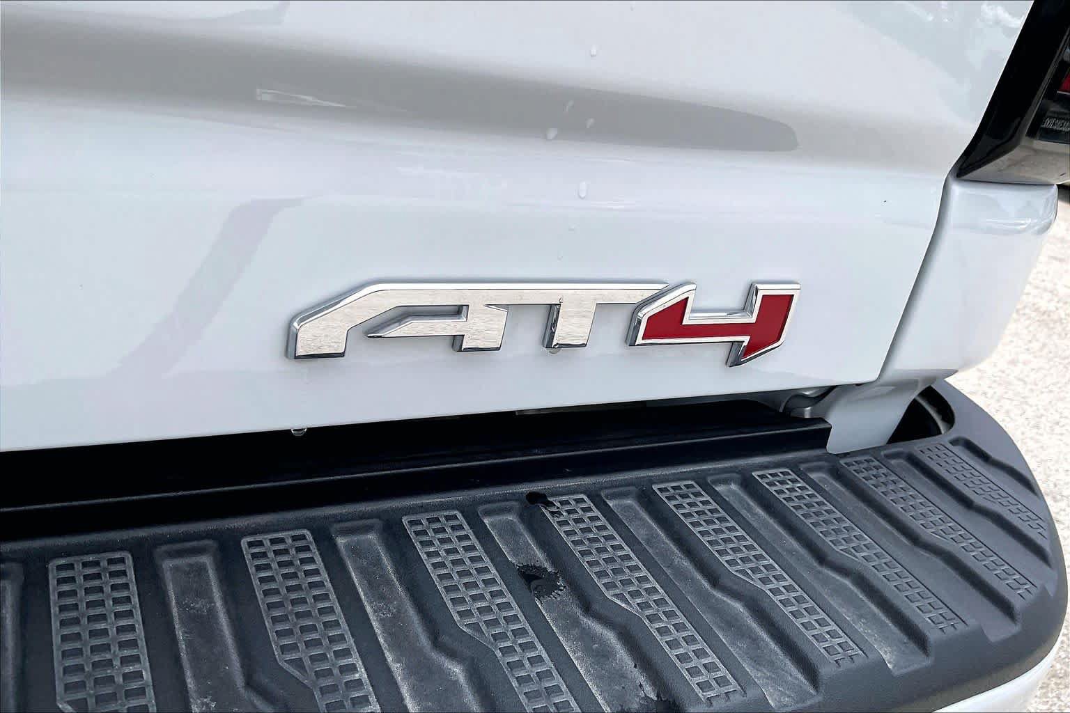Used 2025 GMC Sierra 2500 AT4 AWD/4WD image 10