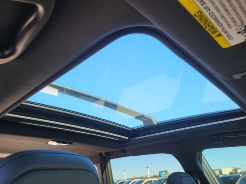 Certified 2025 Subaru Forester Limited image 11