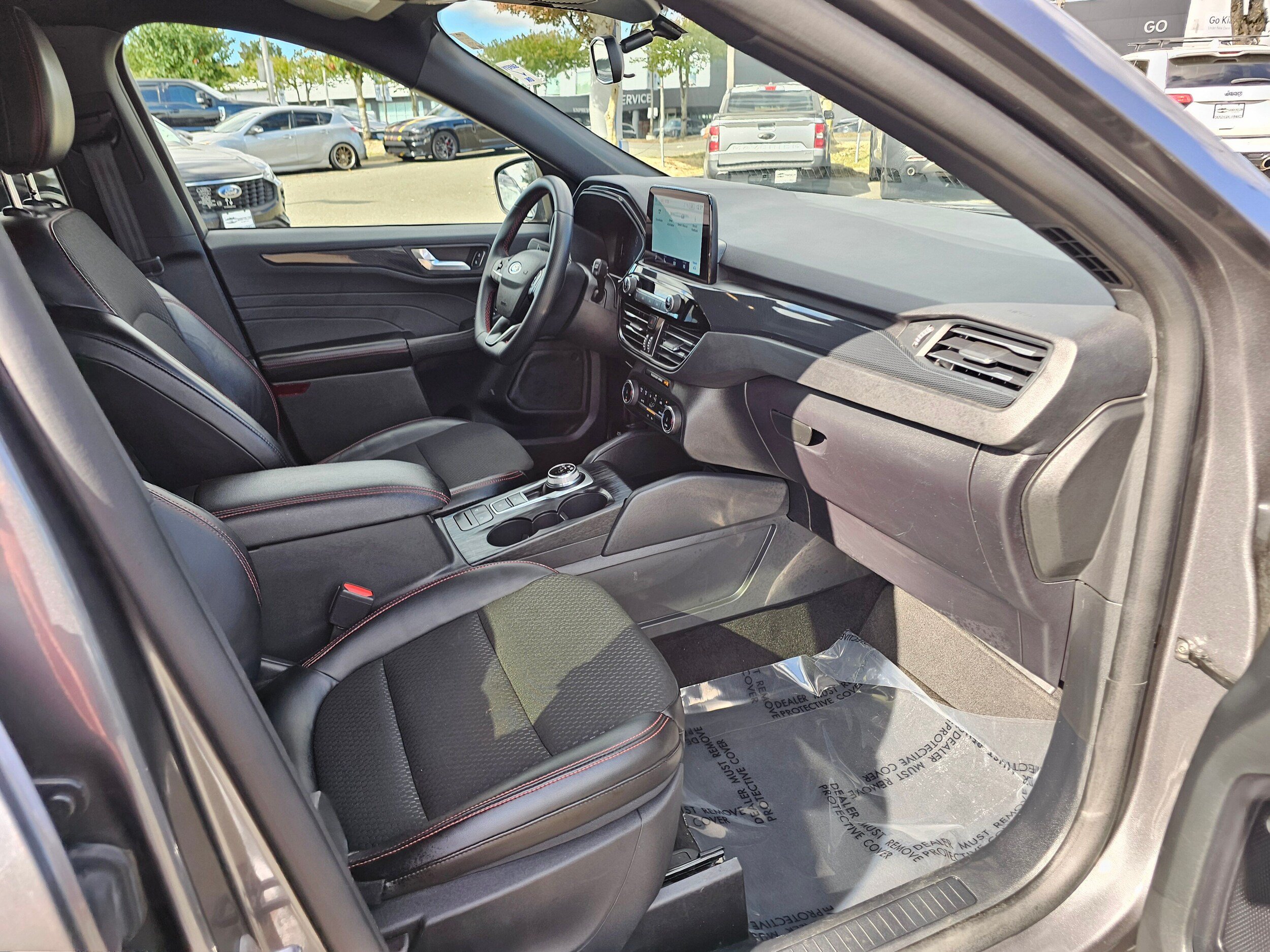 Used 2025 Ford Escape ST-Line AWD/4WD image 12
