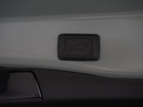 Used 2021 Toyota RAV4 XLE Premium FWD image 34