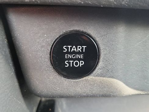 Used 2024 Nissan Rogue SV AWD/4WD image 27