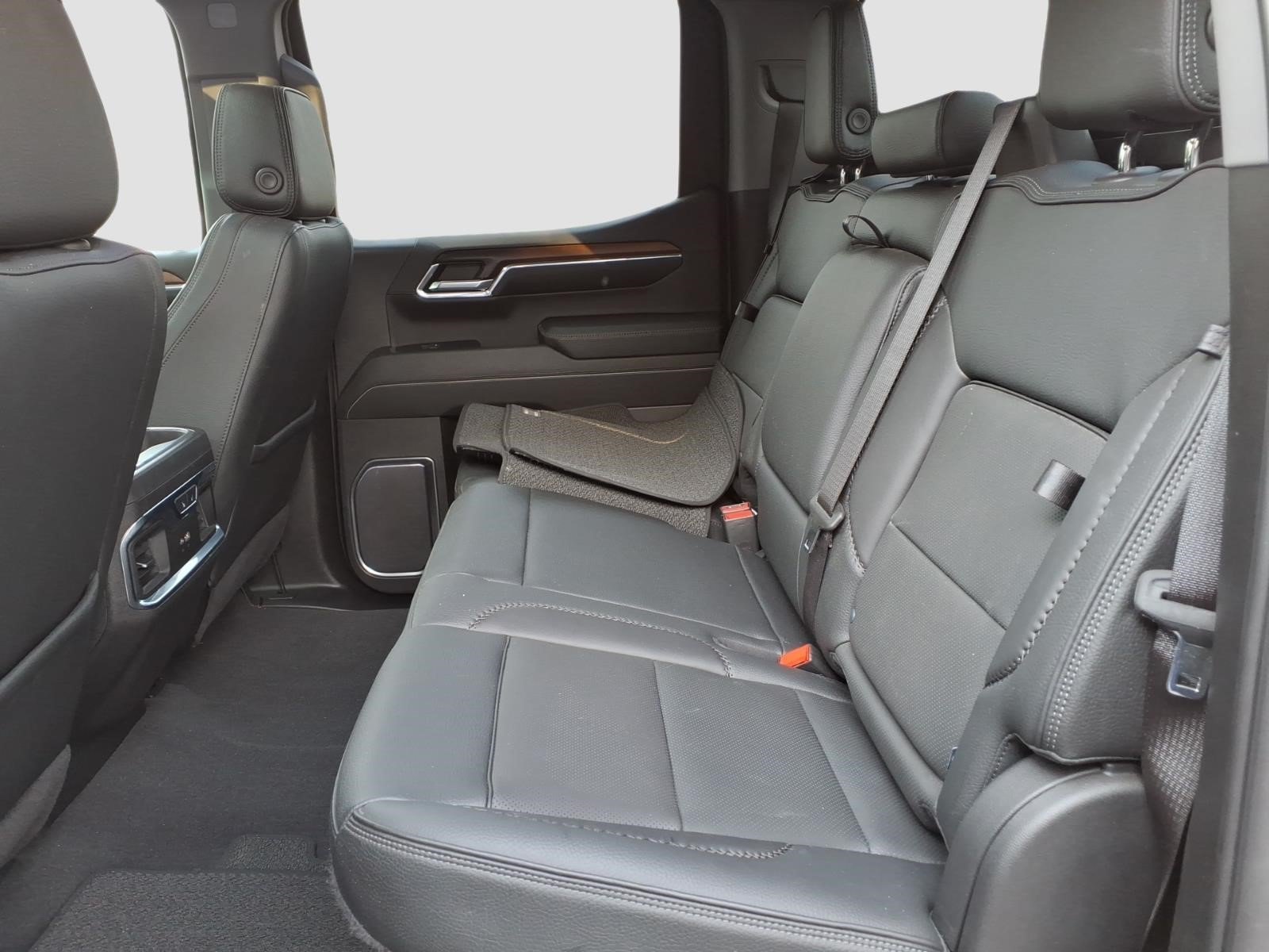 Used 2024 GMC Sierra 1500 Denali w/ Technology Package AWD/4WD image 16