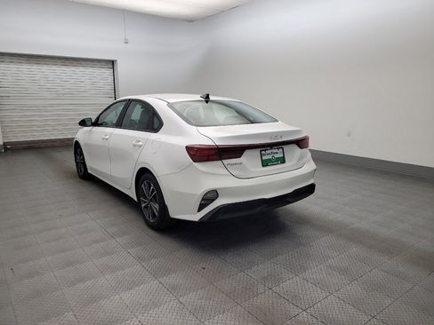 Used 2024 Kia Forte LXS w/ LXS Technology Package FWD image 5