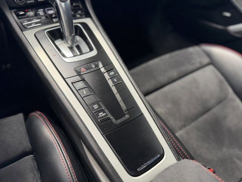 Used 2018 Porsche 911 GT3 RWD image 28