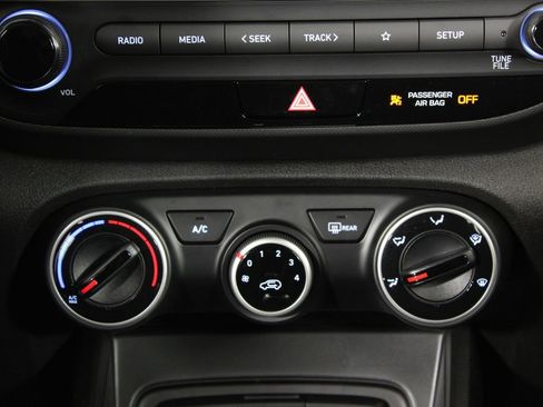 Used 2026 Hyundai Venue SE image 19