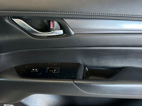 Used 2018 MAZDA CX-5 Touring w/ Preferred Equipment Package FWD image 18