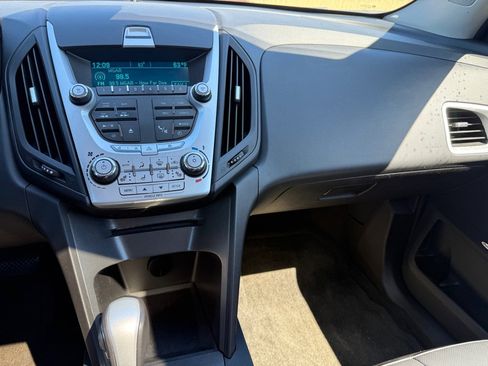 Used 2011 Chevrolet Equinox LT image 14