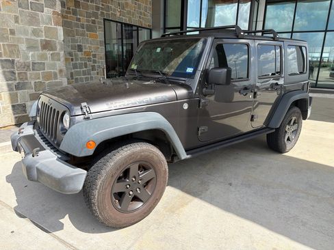 Used 2016 Jeep Wrangler Unlimited Sport AWD/4WD image 3