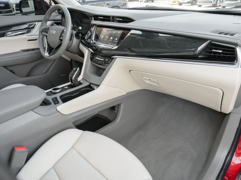 Used 2024 Cadillac XT6 Premium Luxury w/ LPO, Floor Liner Package AWD/4WD image 39