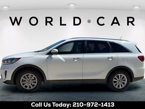 Used 2020 Kia Sorento LX w/ LX I4 Convenience Package FWD image 4