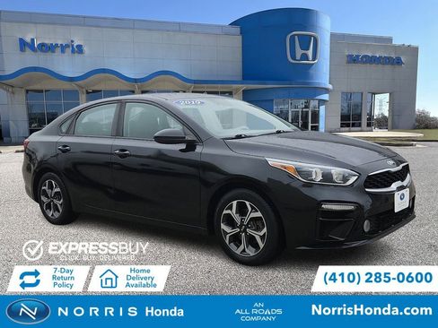 Used 2019 Kia Forte LXS FWD image 1