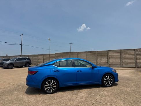 Used 2025 Nissan Sentra SV w/ SV Premium Package FWD image 24