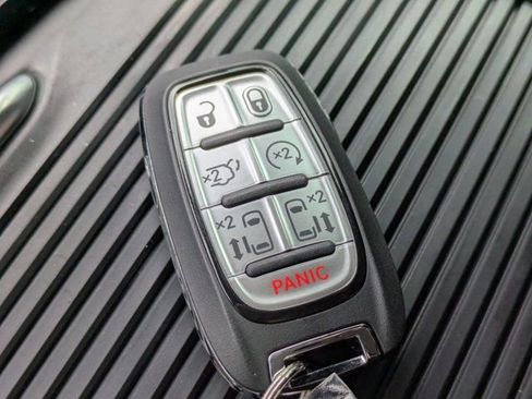 New 2026 Chrysler Pacifica Limited w/ S Appearance Package FWD image 33