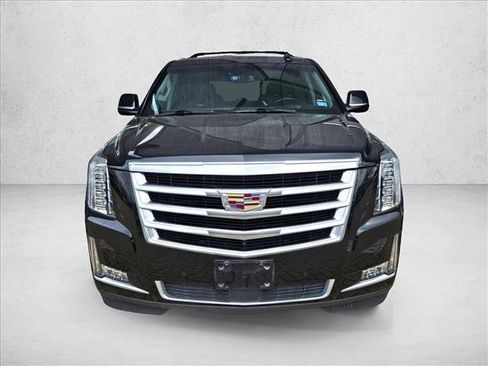 Used 2018 Cadillac Escalade Premium Luxury image 2
