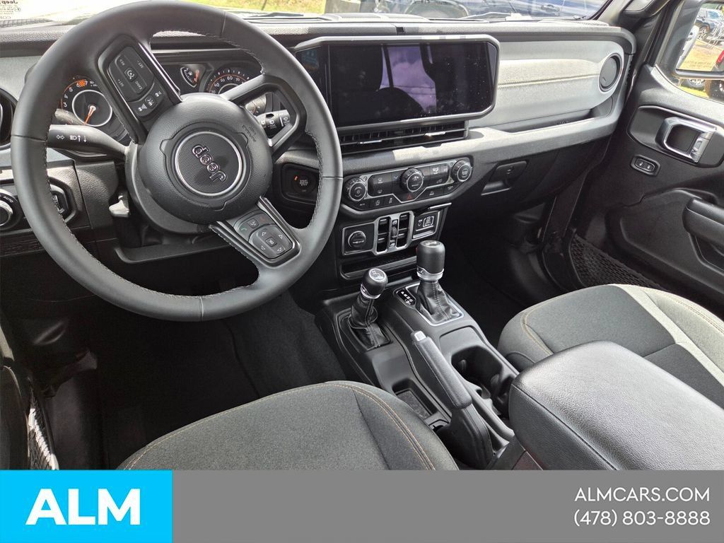 Used 2025 Jeep Wrangler Unlimited Sport AWD/4WD image 6