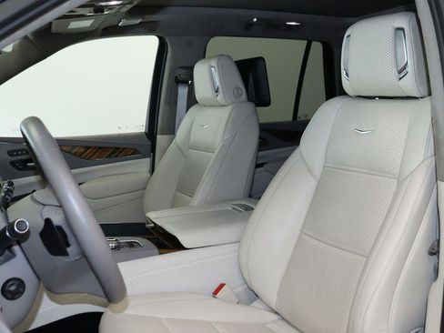 Used 2024 Cadillac Escalade Sport Platinum w/ Heavy-Duty Trailer Package AWD/4WD image 22