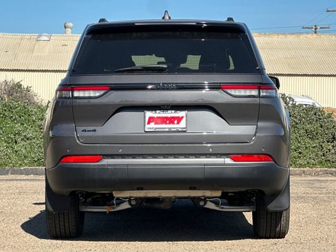 New 2026 Jeep Grand Cherokee Altitude image 5