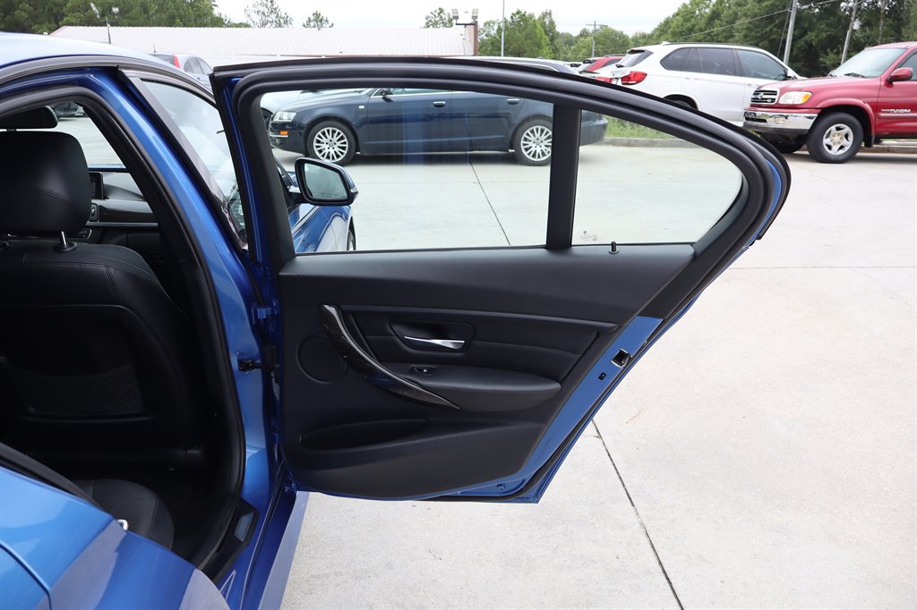 Used 2015 BMW 328i xDrive Sedan AWD/4WD image 38