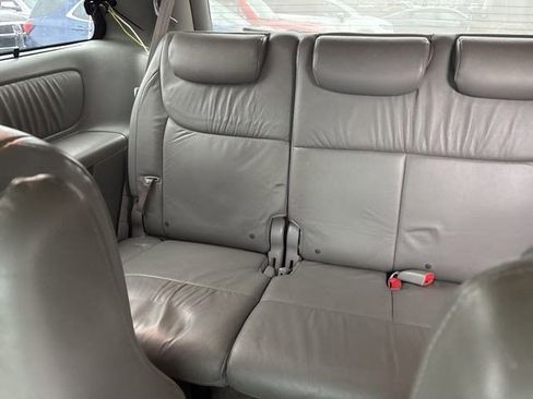 Used 2009 Toyota Sienna XLE image 32