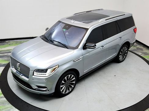 Used 2020 Lincoln Navigator Reserve image 34