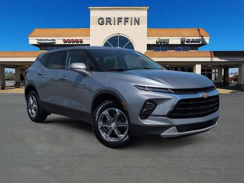 Used 2023 Chevrolet Blazer LT w/ LPO, Floor Liner Package FWD image 2