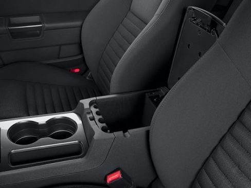 Used 2014 Dodge Challenger SXT image 19