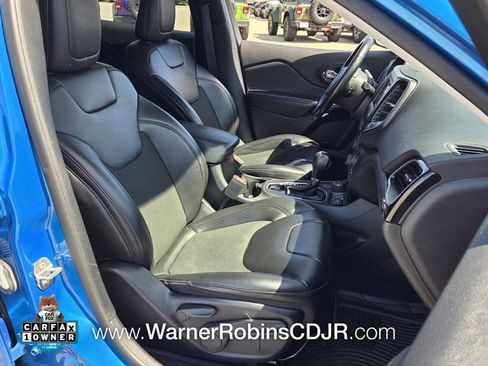 Used 2021 Jeep Cherokee Latitude Plus AWD/4WD image 17