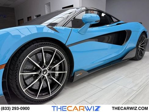 Used 2019 McLaren 600LT RWD image 13