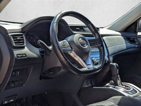 Used 2017 Nissan Rogue SV AWD/4WD image 10
