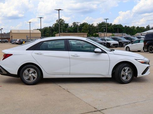 New 2026 Hyundai Elantra SE FWD image 26
