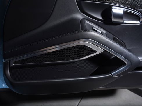 Used 2017 Porsche 911 Turbo S image 35