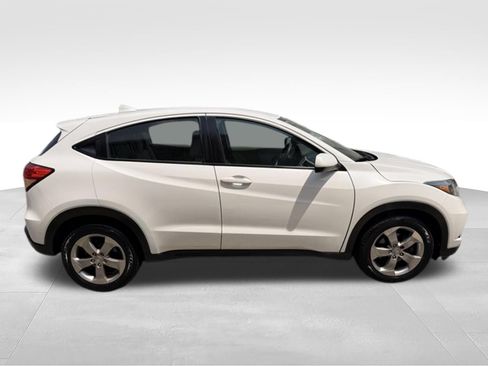 Used 2016 Honda HR-V LX image 4
