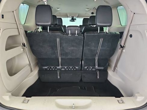 Used 2022 Chrysler Pacifica Touring-L FWD image 32